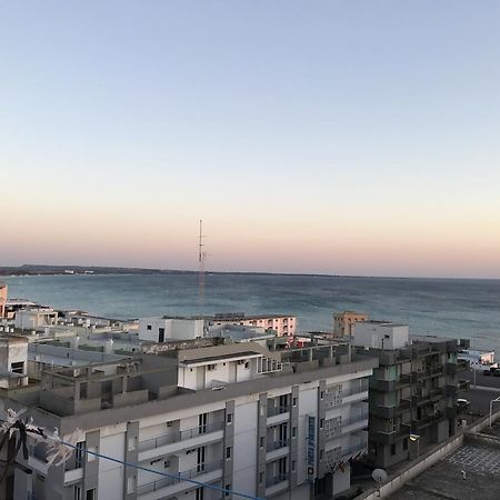 Attico In Riva Al Mare Apartment Gallipoli Exterior photo